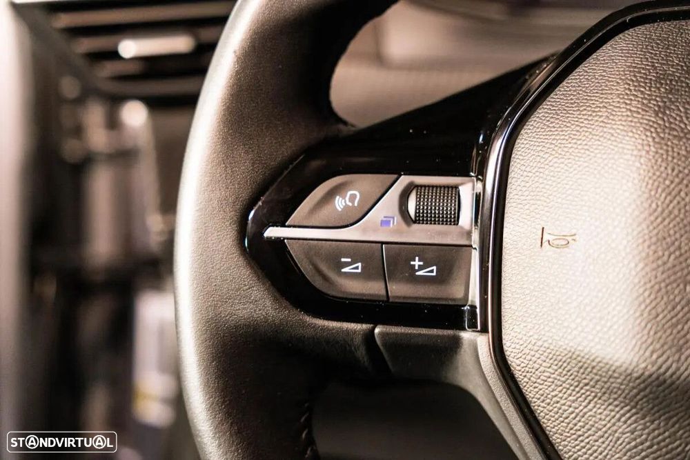 Peugeot e-2008 54 kWh Allure - 26