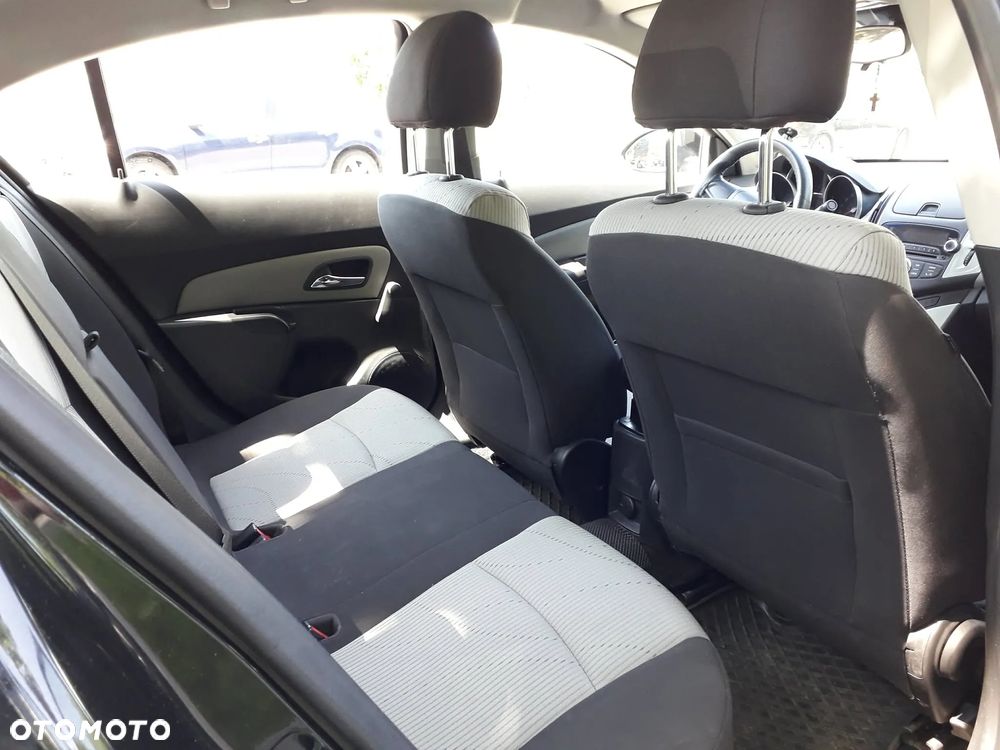 Chevrolet Cruze 1.8 LS+ - 10