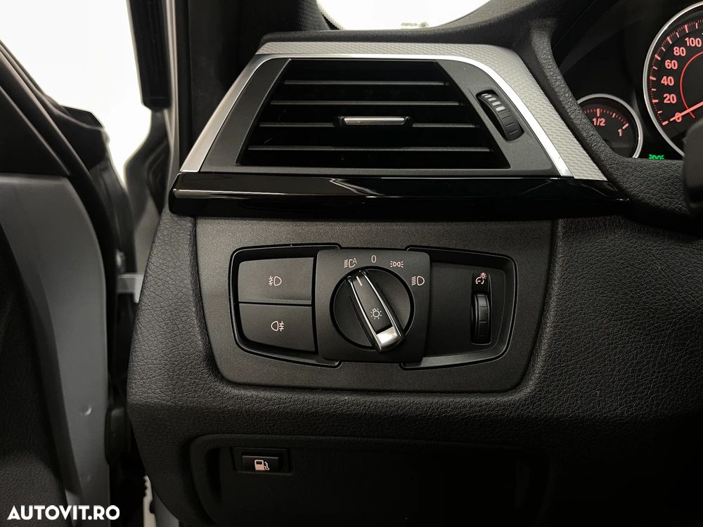 BMW Seria 3 330e iPerformance M Sport - 23