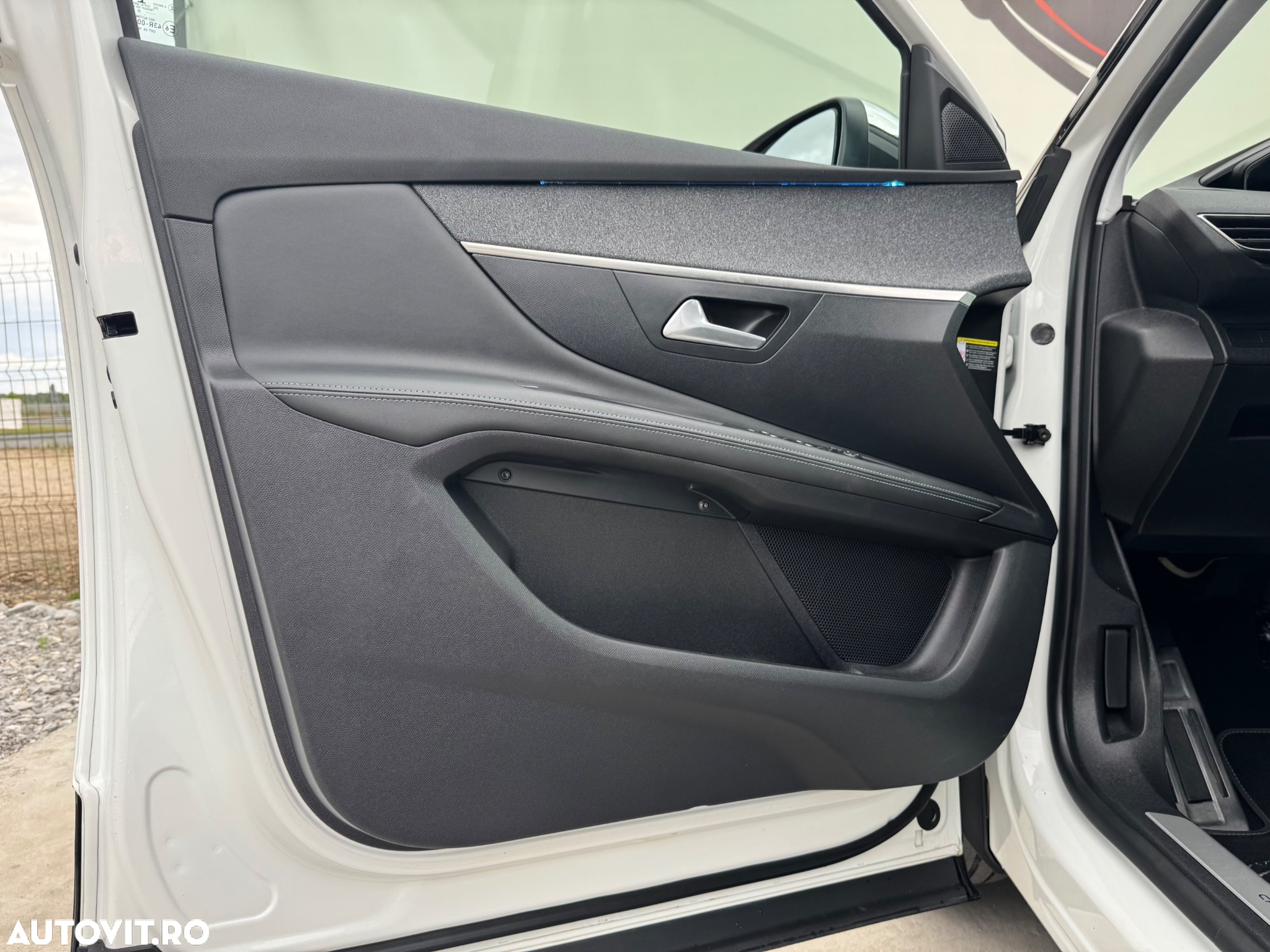 Peugeot 3008 BlueHDi 130 Stop & Start EAT8 Roadtrip - 18