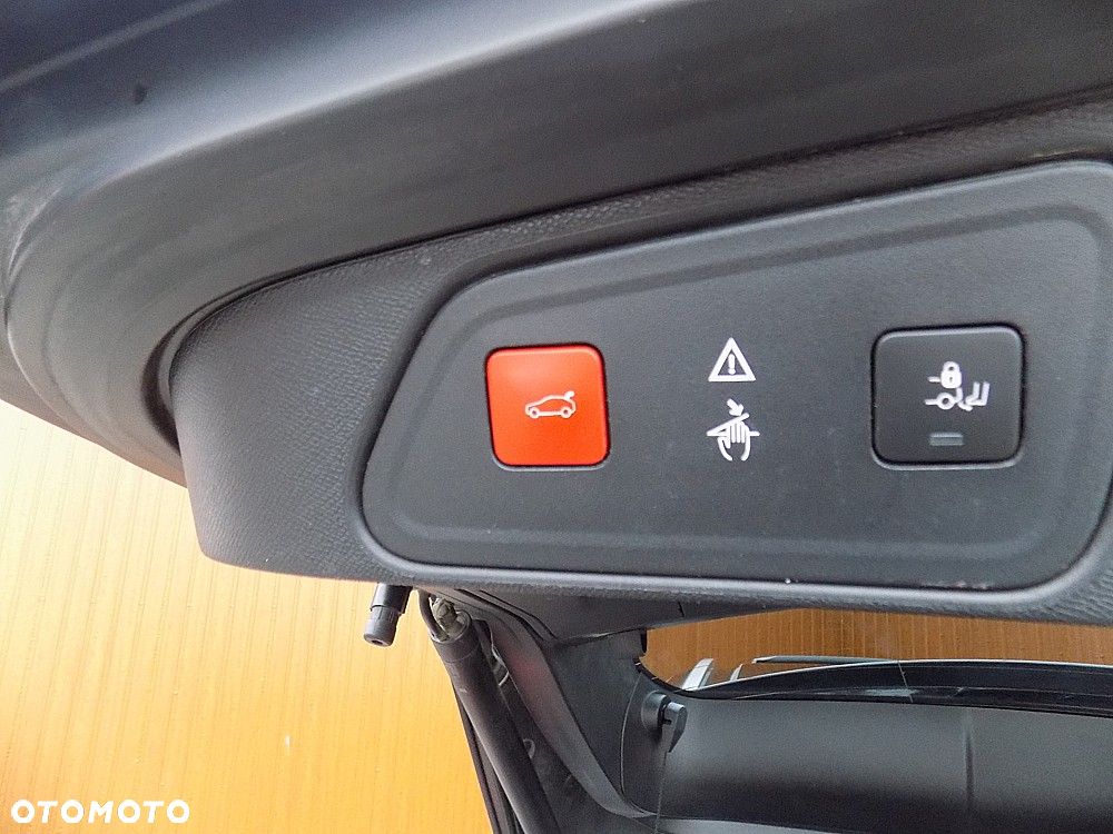 Peugeot 3008 PureTech 130 Stop & Start GPF EAT8 Allure Business-Paket - 24