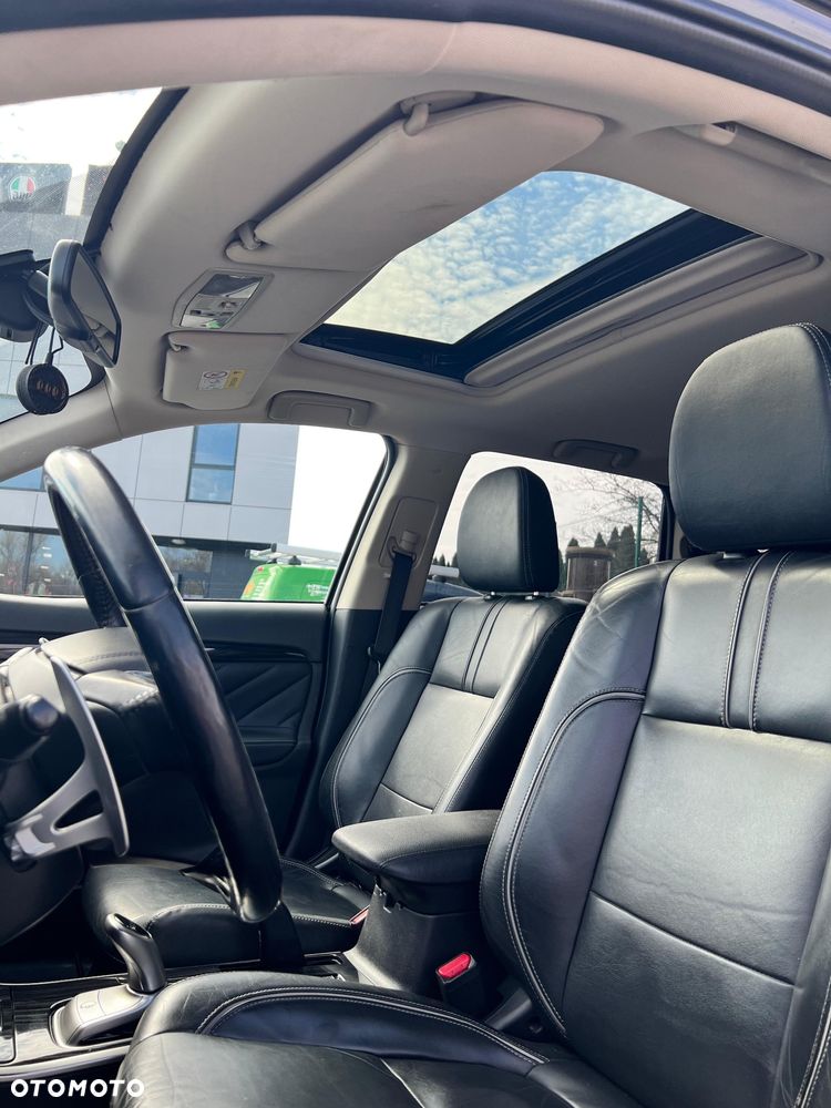 Mitsubishi Outlander Intense + - 8