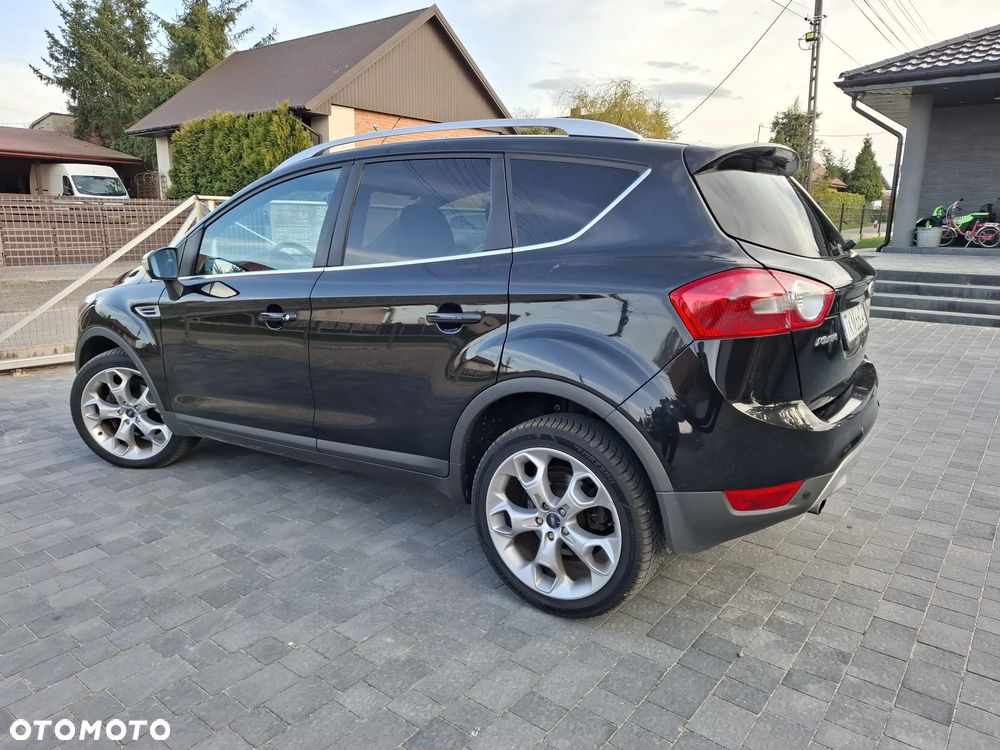Ford Kuga 2.0 TDCi 2x4 Titanium - 4