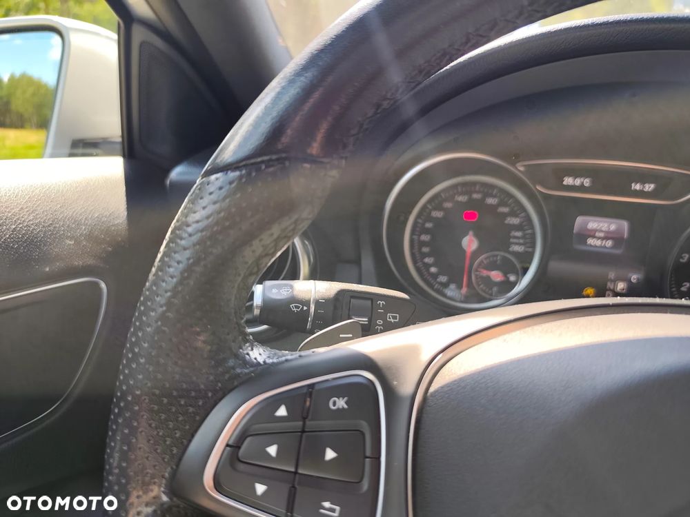 Mercedes-Benz GLA 200 7G-DCT UrbanStyle Edition - 20
