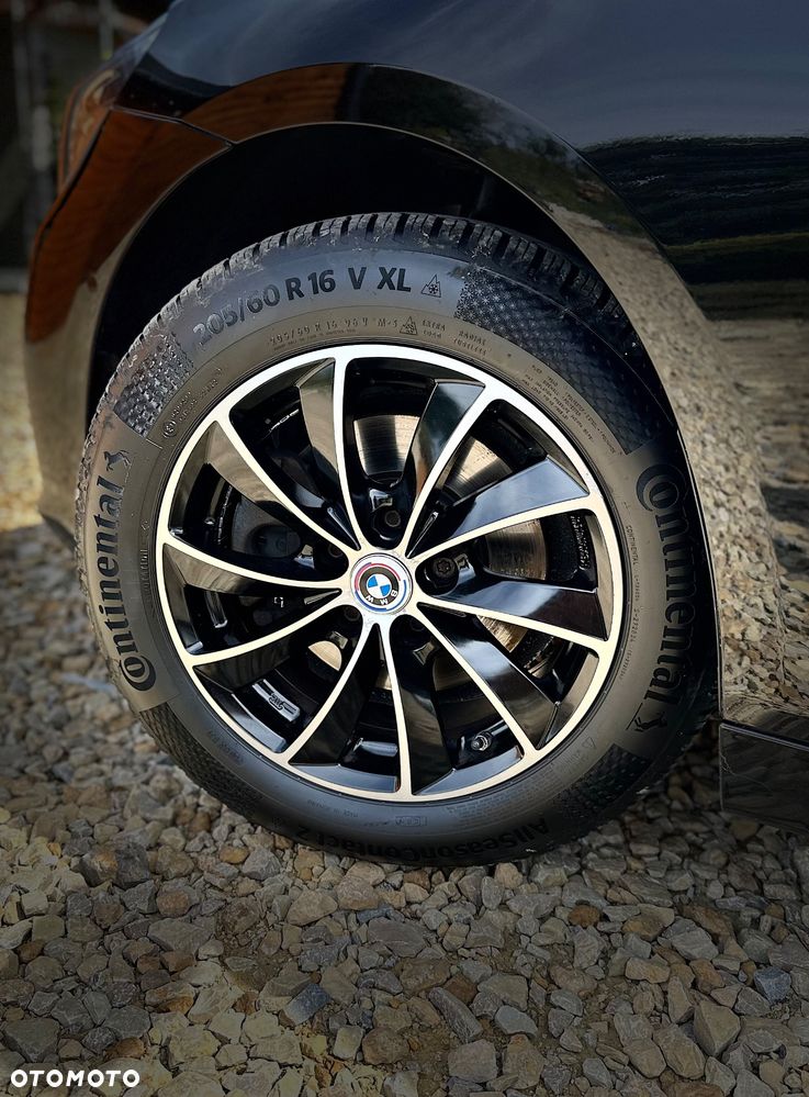 BMW Seria 2 218d - 21