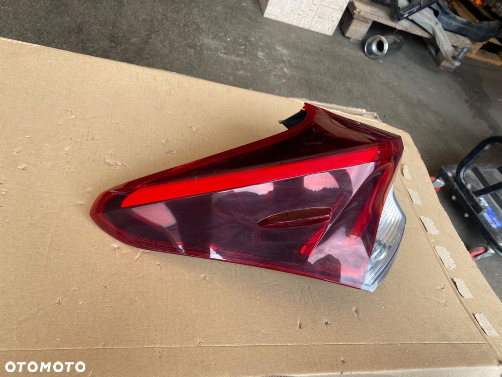 TOYOTA AURIS 2 II LIFT KOMBI LAMPA TYLNA LEWA  EUROPA LEWY TYŁ W BŁOTNIK  Europa W-wa - 7