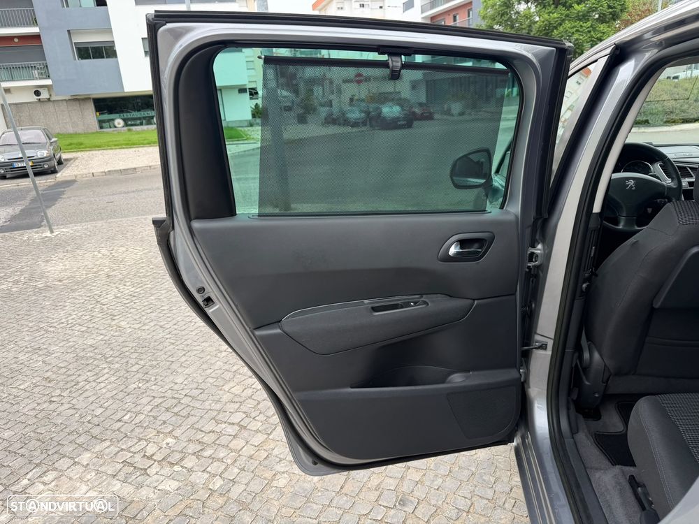 Peugeot 5008 - 23