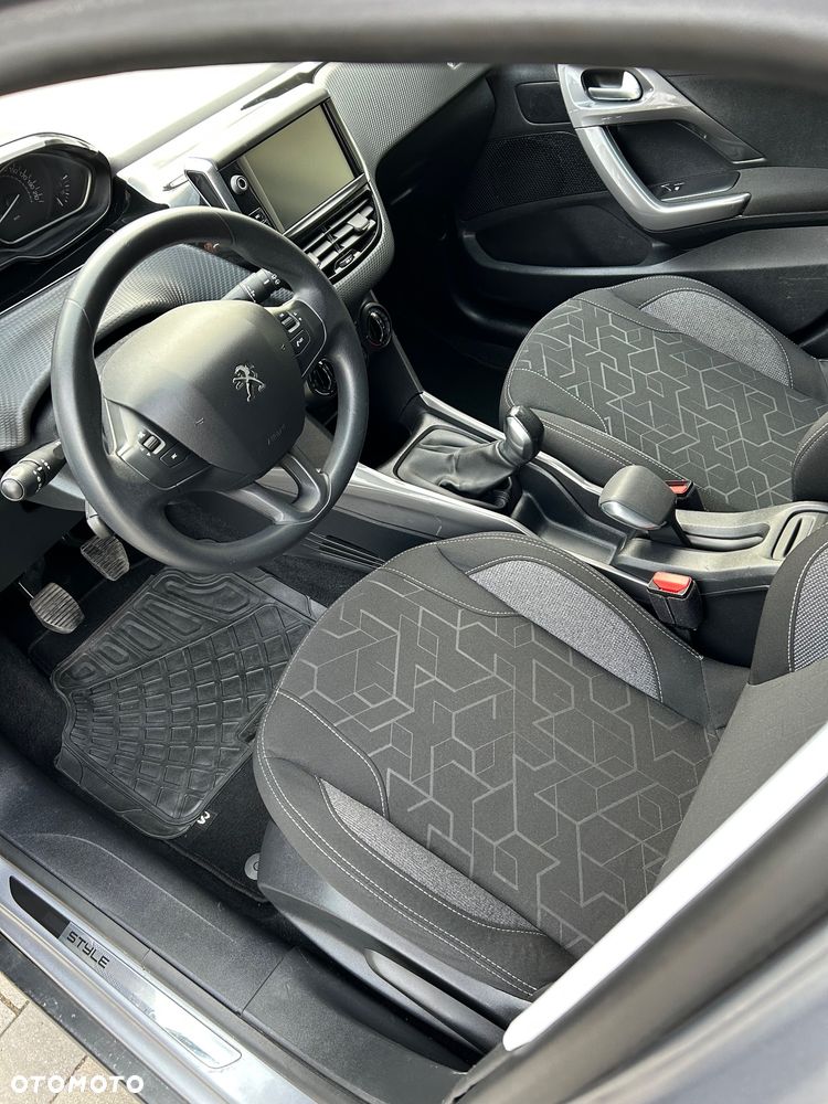 Peugeot 2008 - 10