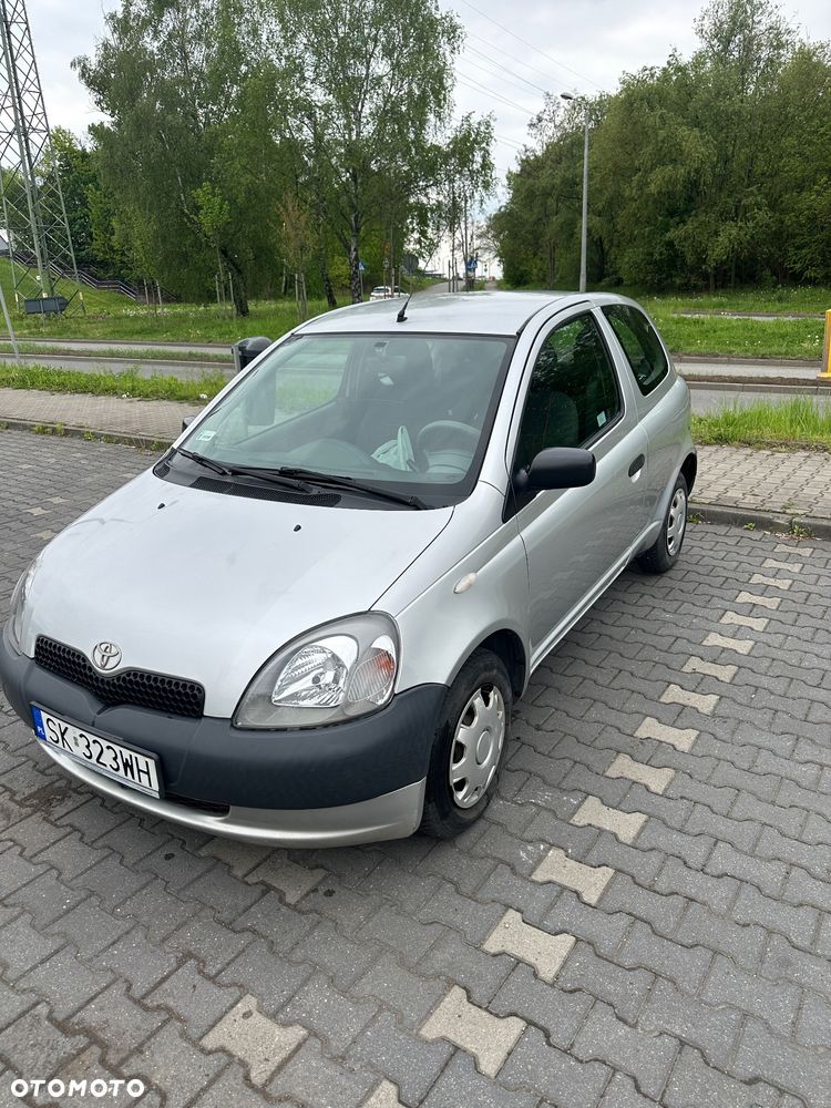 Toyota Yaris 1.0 Base - 2
