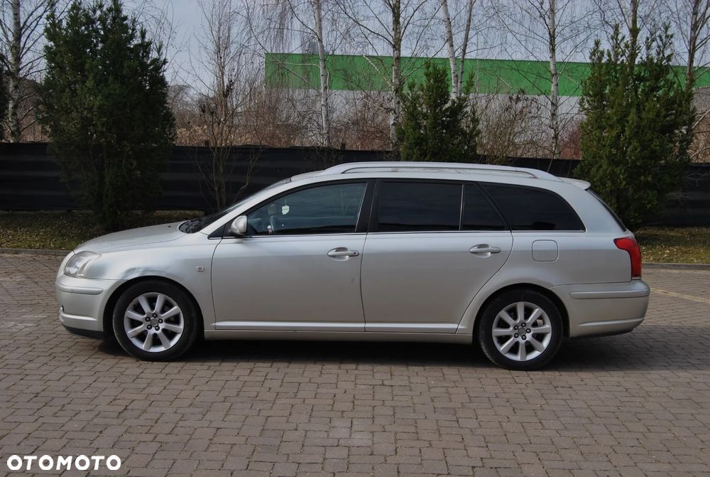 Toyota Avensis - 16
