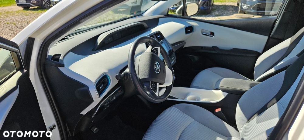 Toyota Prius Hybrid Executive - 15