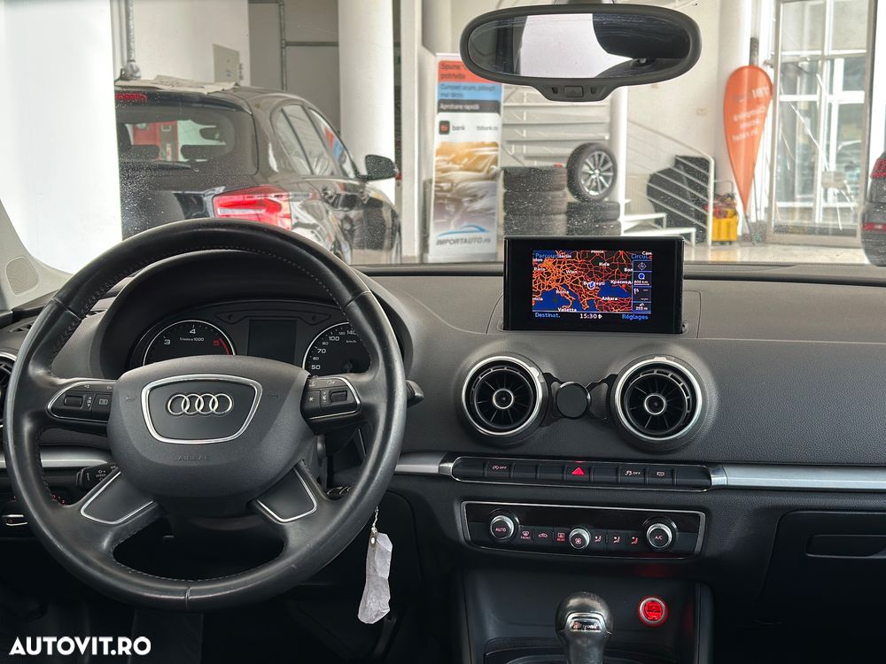 Audi A3 Sportback 1.6 TDI S-tronic Attraction - 7