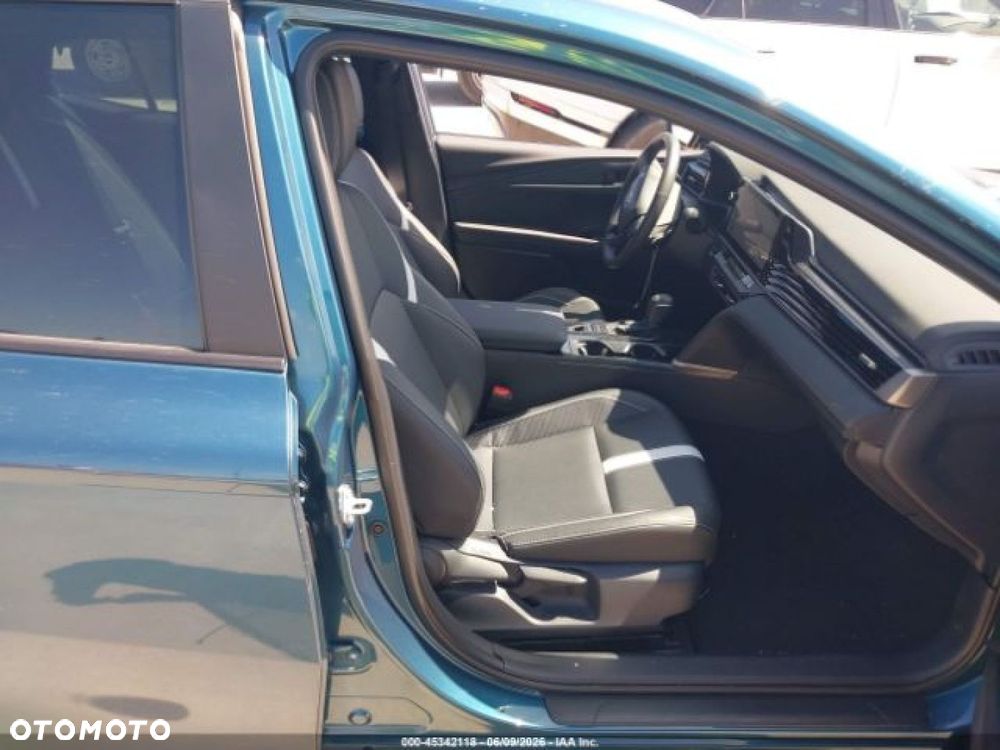 Toyota Camry - 9