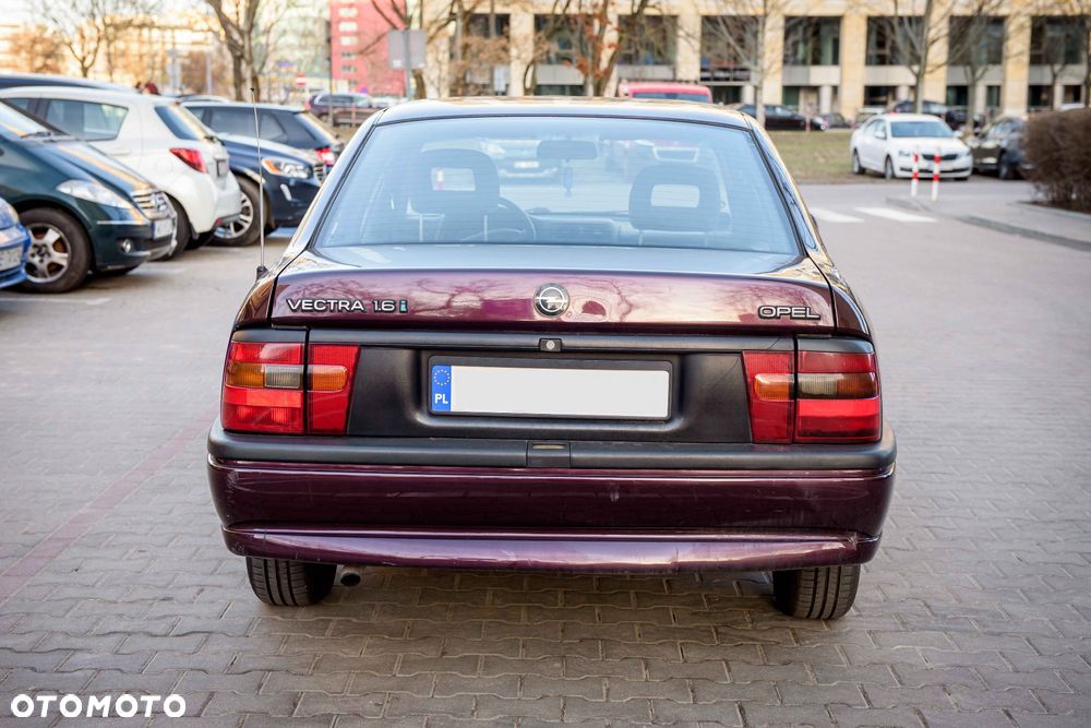 Opel Vectra 1.6 GL - 4