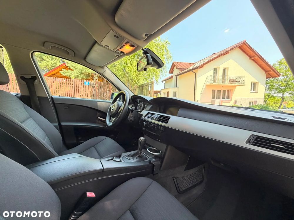 BMW Seria 5 525i - 26