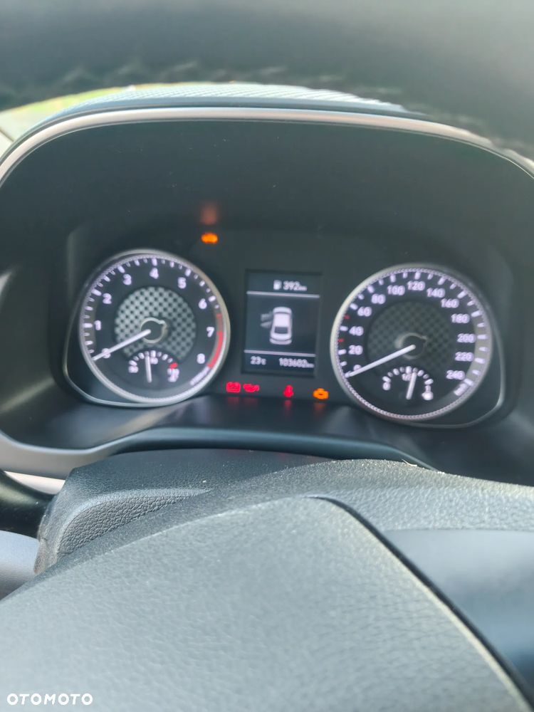 Hyundai Elantra 1.6 Comfort - 9