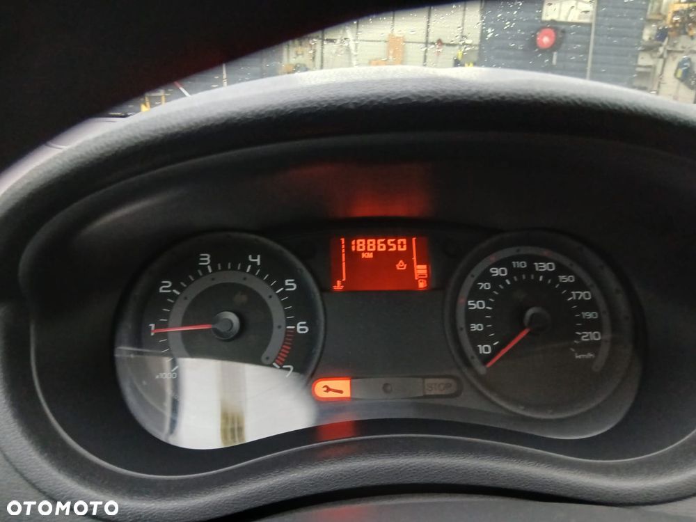 Renault Clio 1.2 16V Authentique - 10