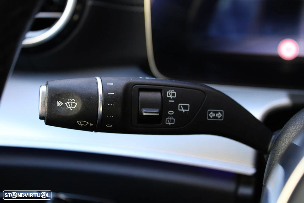 Mercedes-Benz E 300 de 4Matic 9G-TRONIC AMG Line - 37