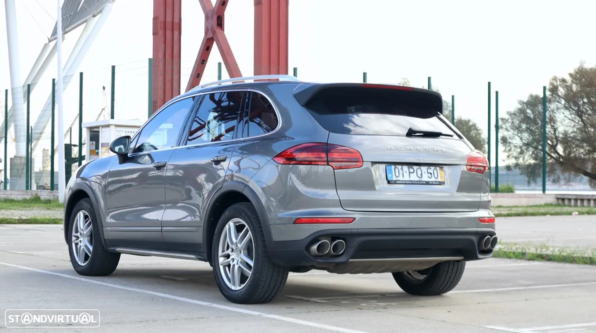 Porsche Cayenne S - 10