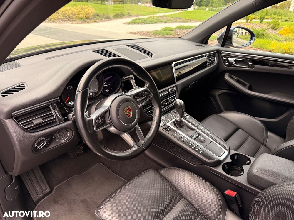 Porsche Macan - 32