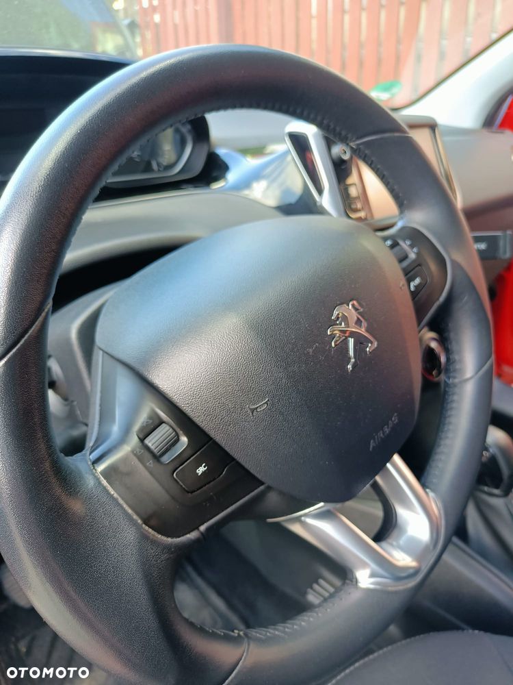 Peugeot 208 82 PureTech Style - 17