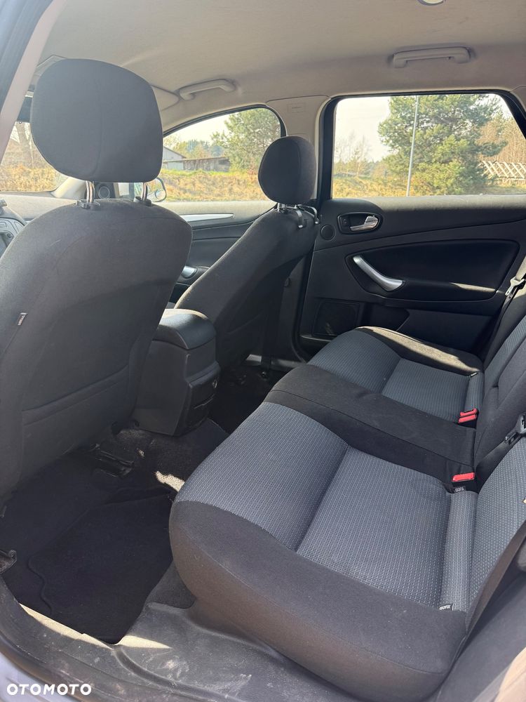 Ford Mondeo 2.0 TDCi Ghia - 15