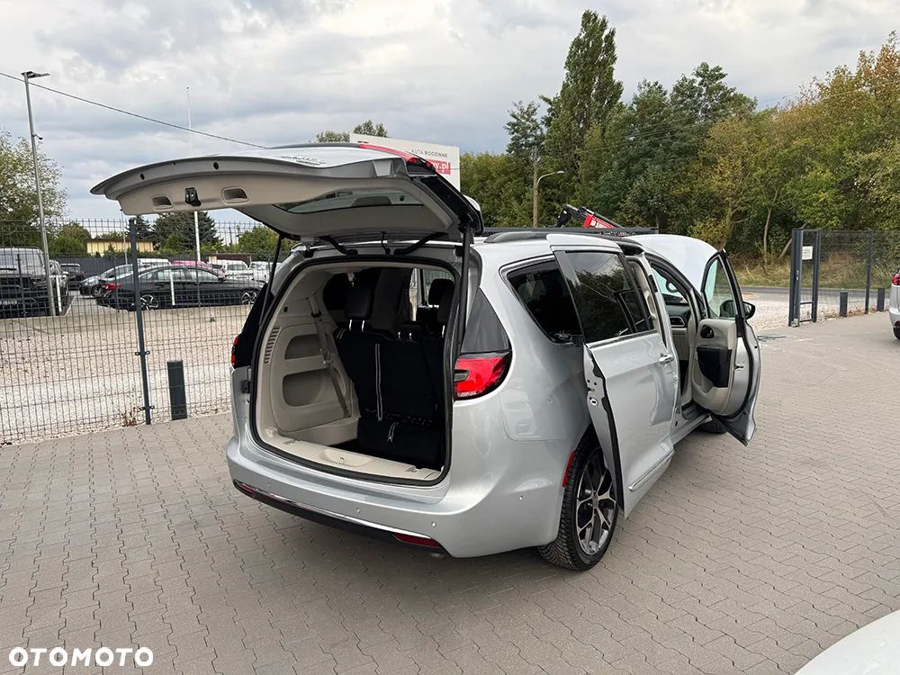 Chrysler Pacifica - 13