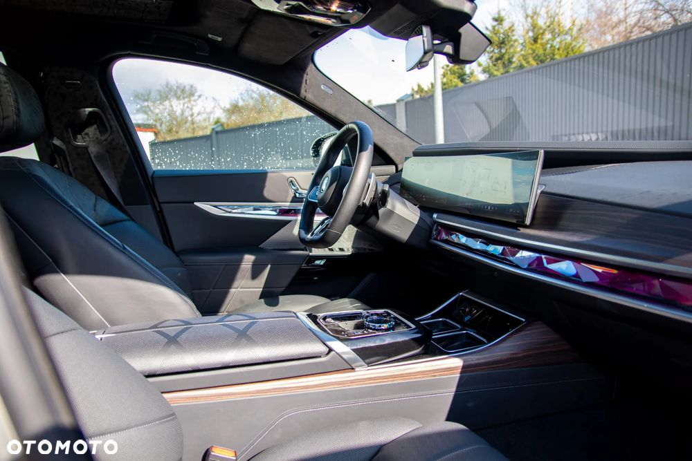 BMW Seria 7 - 15