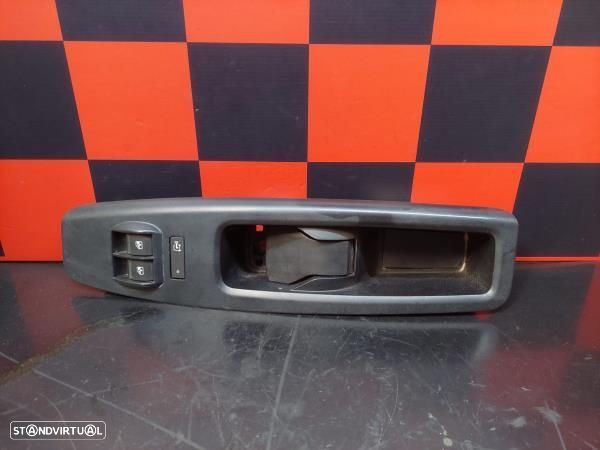 Puxador Porta Frente Esquerdo Fiat Doblo Caixa/Combi (263_) - 1