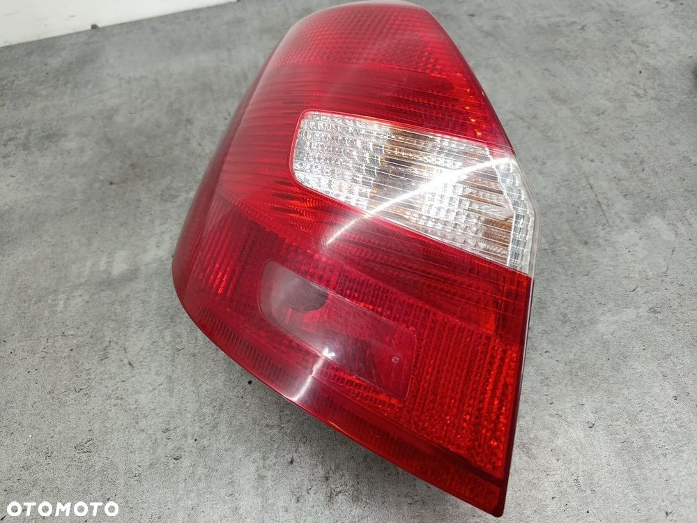 LAMPA TYLNA LEWA SKODA FABIA II 5J6945095 HATCHBACK - 3