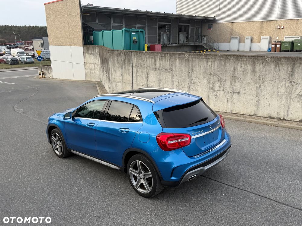 Mercedes-Benz GLA 250 7G-DCT AMG Line - 11