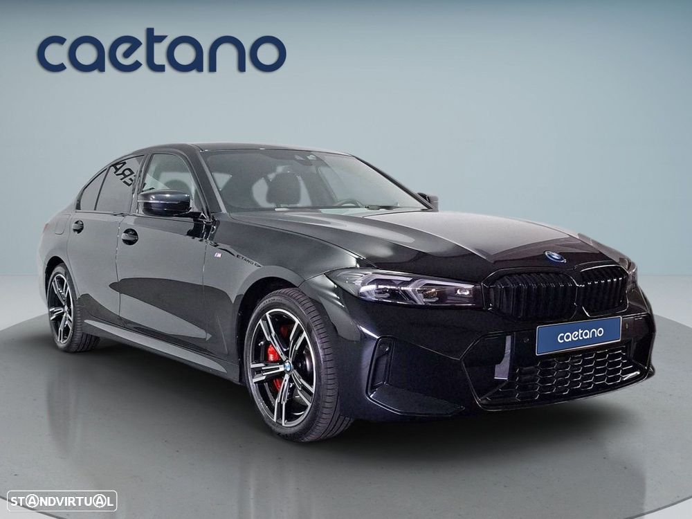 BMW 330 e Pack Desportivo M Pro Auto - 1
