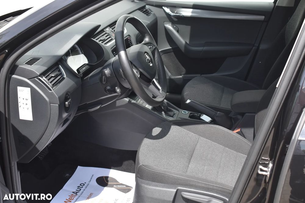 Skoda Octavia 2.0 TDI AMBITION DSG - 6