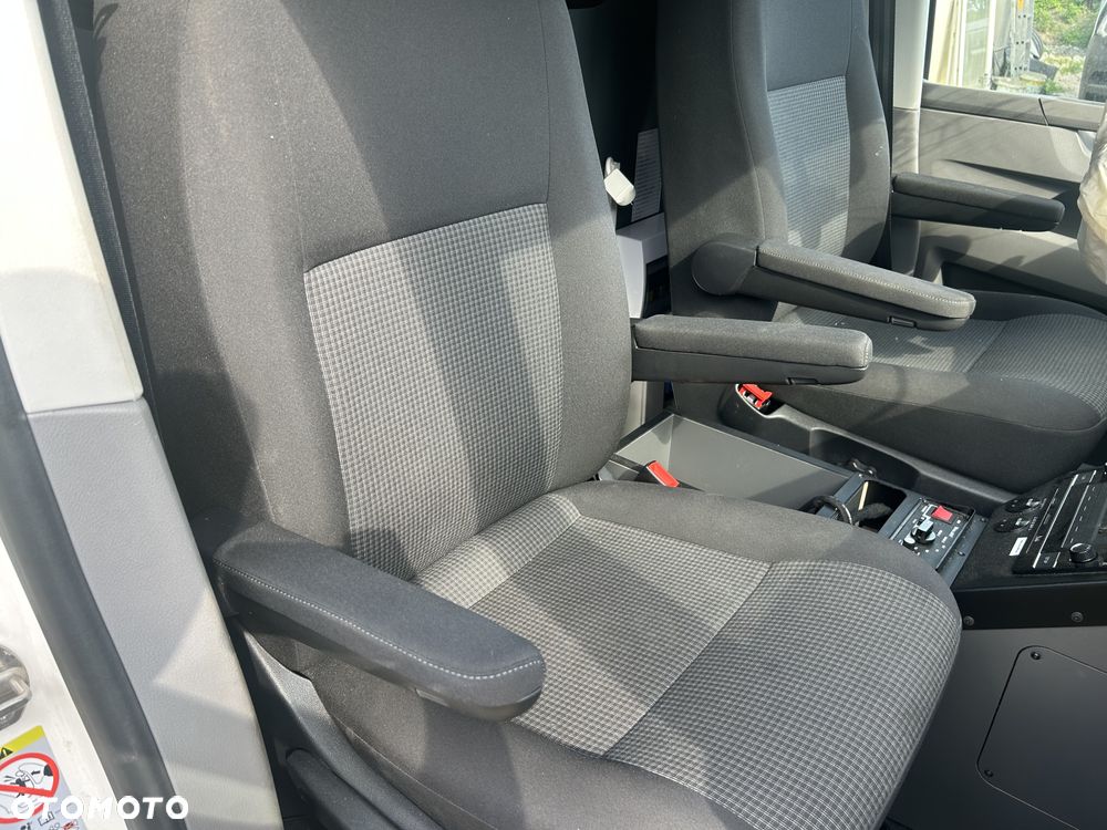 Volkswagen Transporter - 14