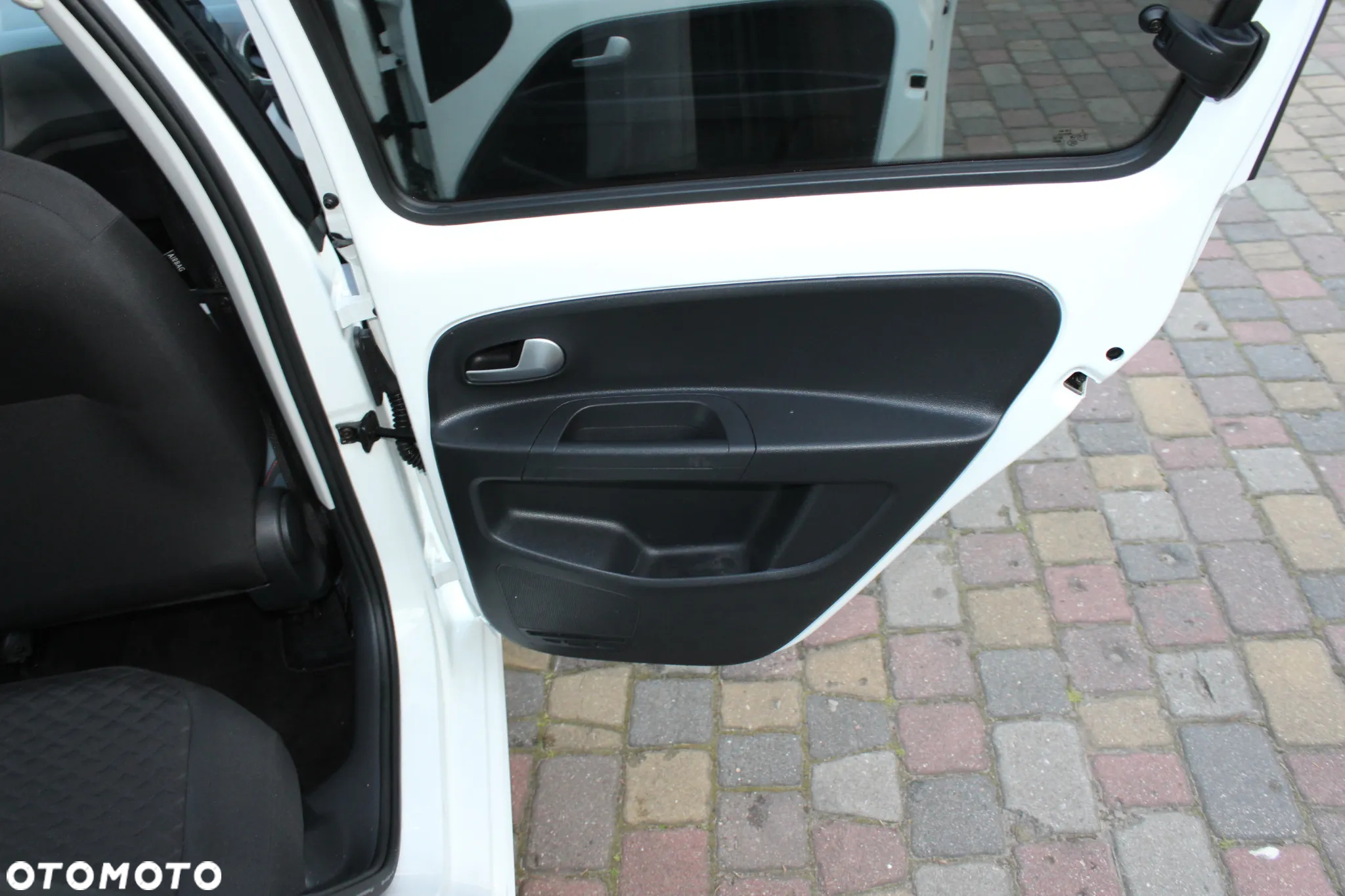 Volkswagen up! join - 28