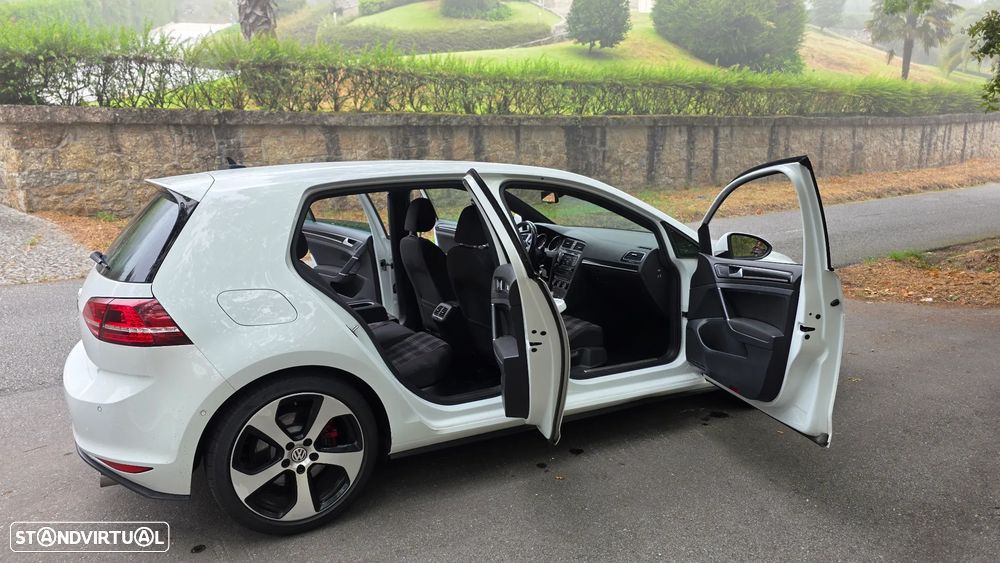VW Golf 2.0 GTI - 23