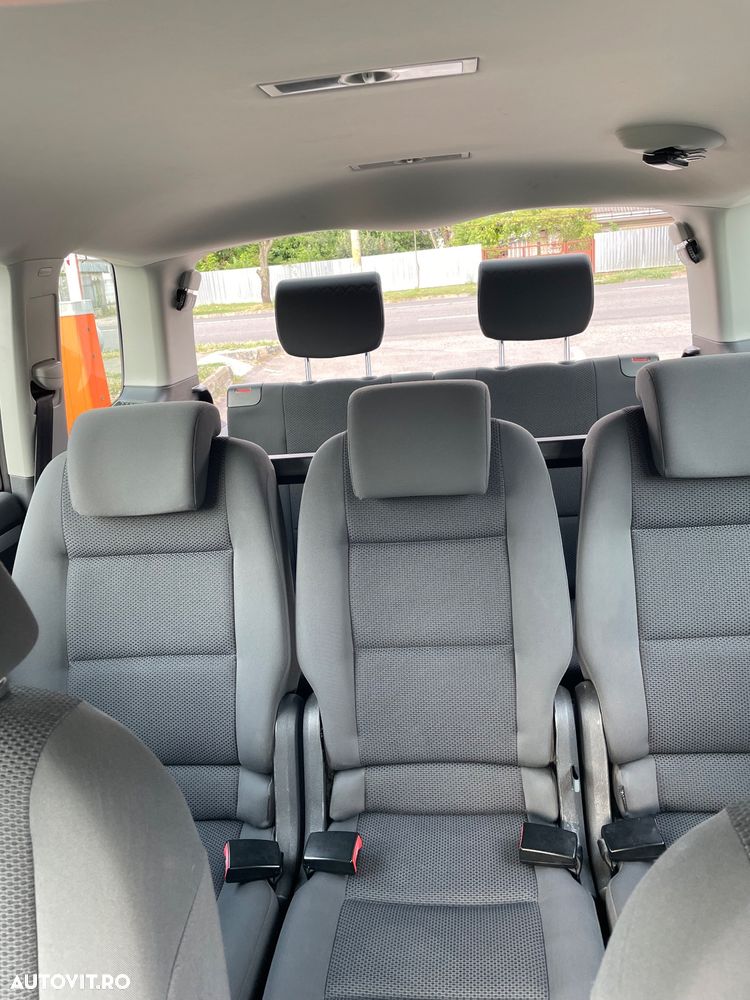 Volkswagen Touran - 15