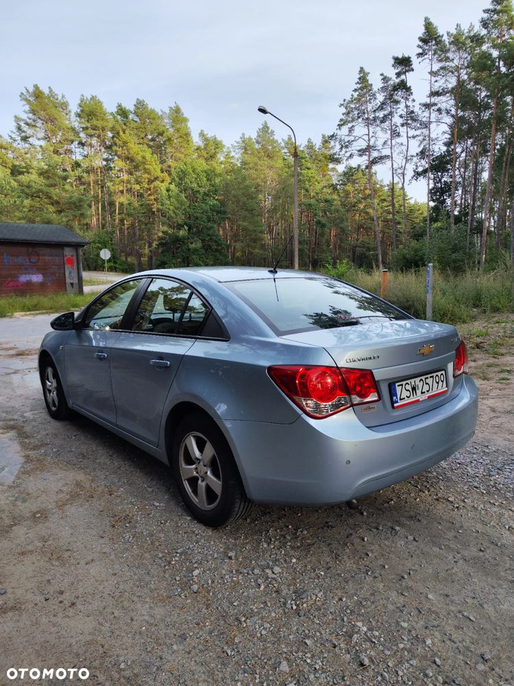 Chevrolet Cruze 1.6 LS - 2