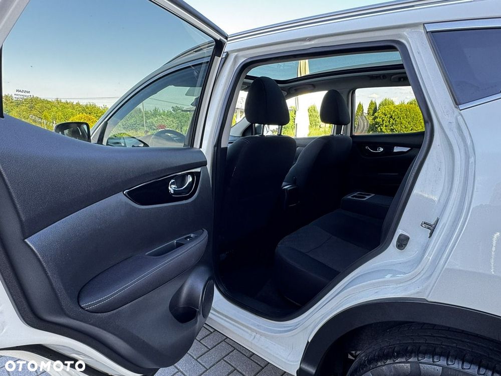 Nissan Qashqai 1.5 dCi TEKNA - 28