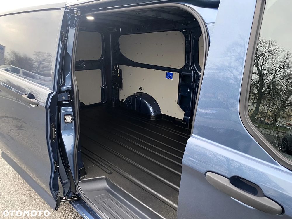 Ford Custom Van Trend - 12