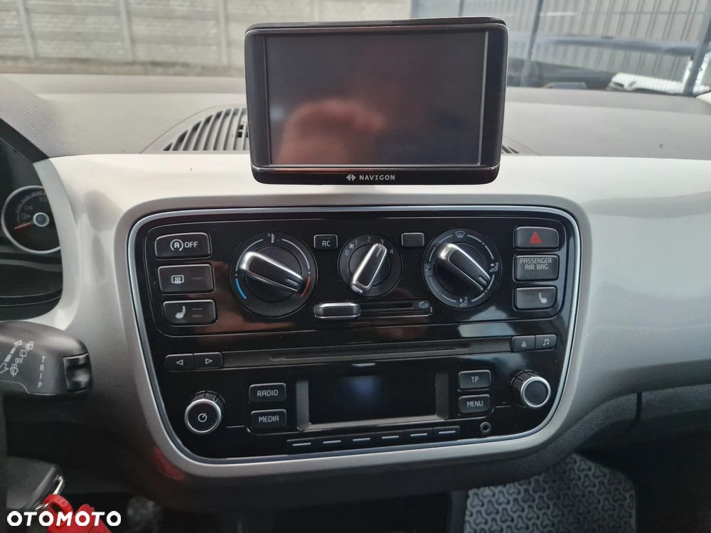 Volkswagen up! BlueMotion Technology cheer - 11