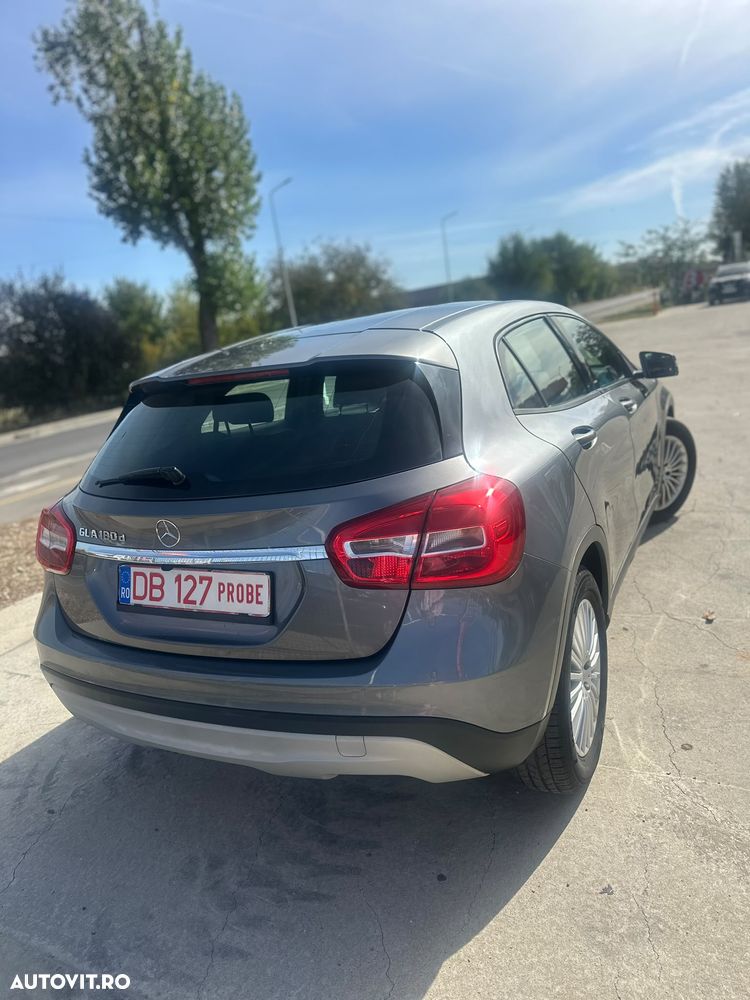 Mercedes-Benz GLA 180 d - 9