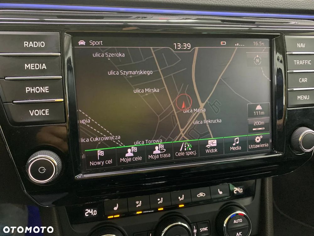 Skoda Superb 2.0 TDI L&K DSG - 38