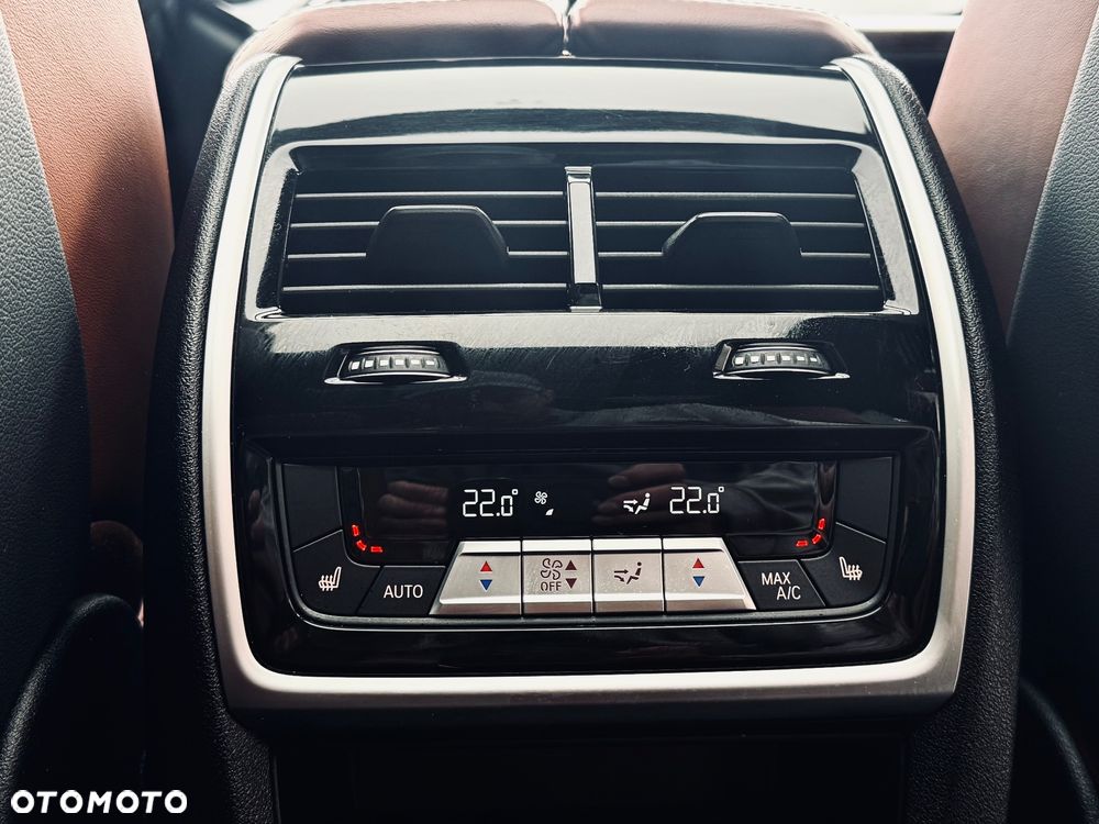 BMW X7 M50i sport - 23