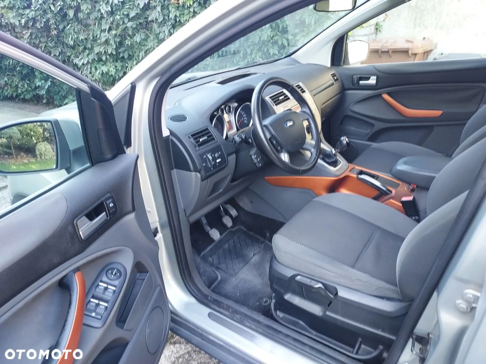 Ford Kuga 2.0 TDCi 2x4 Titanium - 13