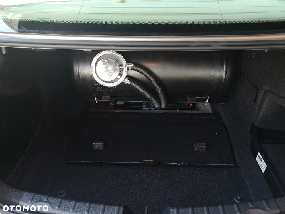 BMW Seria 3 330i xDrive - 31