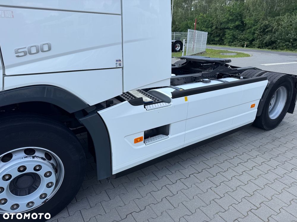 Volvo FM FH 500 Euro6 Full Led z kurierki Import France - 15