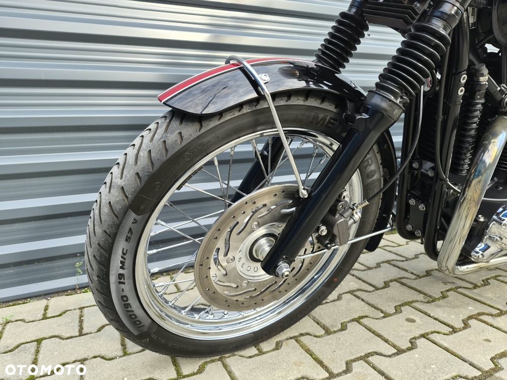 Triumph Bonneville - 11