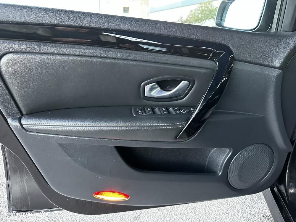 Renault Laguna Break 2.0 dCi Initiale - 21