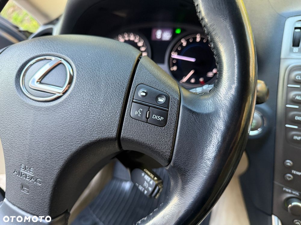 Lexus IS 220 D Prestige - 35
